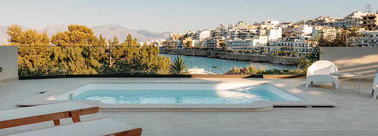 Private Heraklion Airport transfer to Anassa Suites Ammoudi in Agios Nikolaos